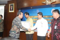 Raih Peringkat B Laporan Evaluasi AKIP, Negeri Istana Dinilai Paling Siap Hadapi MEA di Riau