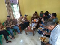 Cofee Morning Bersama Binaan Babinsa Koramil 09/ Lgm Kodim 0313/Kpr Beserta Kades dan Perangkat Desa