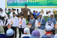 Plt. Bupati Labuhanbatu Melepas 386 Calon Haji Asal Labuhanbatu.