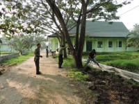 ANGGOTA KODIM 0314/INHIL MELAKSANAKAN PEMEBERSIHAN PANGKALAN