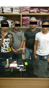 Selang Satu Jam, Sat Narkoba Polres Kampar Kembali Tangkap 4 Pelaku di Desa Simpang Kubu
