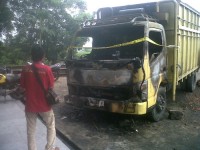 Dua Trcuk Dibakar OTK di Rohul, Kerugian Ditaksir Rp 500 Juta