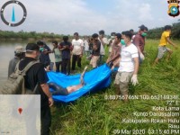Tiga hari hilang,Mayat Seorang Pria Ditemukan Terapung Di Aliran Sungai Rokan