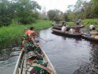 Babinsa Koramil 04/Pangkalan Kuras  Melaksanakan Gotong Royong  Di Desa Kesuma
