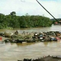 Banjir Hanyutkan Keramba, Warga Rugi Milyaran Rupiah
