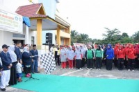 Kasmarni Lepas Peserta Gerak Jalan Sehat HUT PGRI ke 74 Tahun 2019