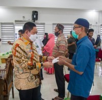 BAZNAS Salurkan Zakat Kepada 39 Orang Mahasiswa Asal Labuhanbatu
