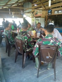 Danramil Koramil 06/Sungai Apit Melaksanakan Kegiatan Komsos Di Desa Mengkapan Kec.Sungai Apit
