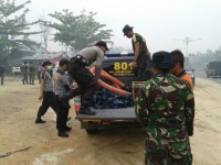 Kapolres Kampar Pimpin Pemadaman Karlahut di Rimbo Panjang