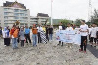 Sempena Harganas Ke-25, Sekda Inhil Melepas Gerak Jalan Santai Forum GenRe Inhil