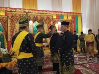 Datuk H Arwan Mahidin Dan Datuk H Revolisa Dikukuhkan Ketua MPA dan Ketua DPH LAMR Mandau