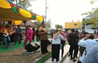 Bupati Inhil Sumbang Lagu di Parade Musik Galang Bantuan Korban Kebakaran Bekawan