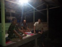 Babinsa Dan Kades Rumbai Jaya Galakkan Kebersamaaan Lewat Ronda Malam