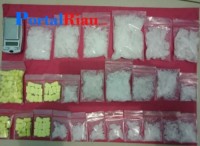 Dalam Satu Malam Satnarkoba Polres Bengkalis Ciduk 5 Tersangka Narkotika