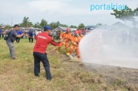 Satpol PP dan Damkar Sergai Gelar Simulasi Pemadaman Kebakaran