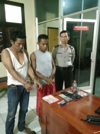 Tim Opsnal Polsek Tapung Ringkus 2 Pelaku Narkoba di Wilayah Desa Petapahan 