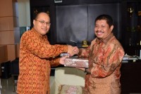Bupati Amril Mukminin Serahkan Laporan LKPD ke BPK RI