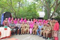 Arak arakan dan syukuran Peraihan adiwiyata Mandiri SMPN 6 Kandis