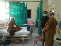Ketua DPRD Inhil Kunjungi Pasien RSUD Puri Husada Tembilahan