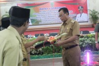 Rohil Dapat 1 Unit Damkar dan 40 Unit Mesin Portable Dari Pemprov Riau