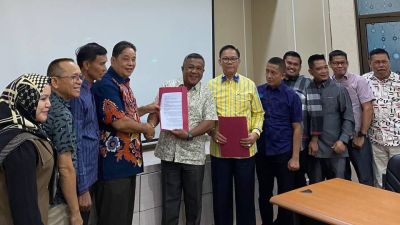 36 Anggota DPRD Kabupaten Bengkalis Serahkan Surat Mosi Tak Percaya Kepada BKD, Minta 2 Pimpinan DPR