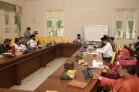 Polda Riau Bersama Stake Holder  Semprotkan Puluhan Ton Disinfektan Cegah Covid-19