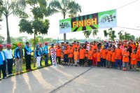 Jalan santai dalam rangka May Day Dilepas oleh Bupati Siak