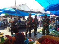 Babinsa Koramil 07/Kampar Turun Kepasar, Himbau Protokol Kesehatan