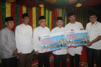 Safari Ramadhan, Gubri Serahkan Zakat Pribadi ke BAZ Rohil