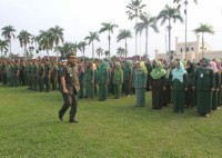 Wakil Bupati Siak Alfedri Pimpin upacara Peringatan Hari OTDA, SATPOL PP dan LINMAS di Lapangan Tugu