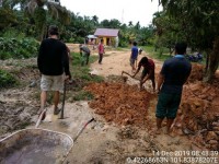 Babinsa Koramil 09/ Lgm Kodim 0313/Kpr Serda Gunawan Giat Bersama Warga Gotong Royong