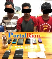 Tim Opsnal Polsek Mandau,Berhasil menangkap 3 (tiga) orang diduga penyalahgunaan Narkoba