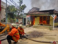 Rumah Panti Asuhan Sayang Omak di Bathin Solapan Ludes Dilalap Api.