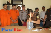 Polres Pelalawan Musnahkan Sabu dari tangan Dua Tersangka