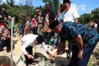 Bupati Labuhanbatu Meletakkan. Ayu Pertama Pembangunan Mesjid Nurjalena Jadda