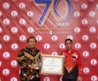 Bupati Sukiman Terima Penghargaan Rokan Hulu Sebagai Kabupaten Peduli HAM