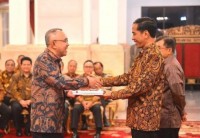 Plt Gubernur Terima DIPA Riau 2016 Rp21 Triliun