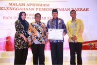 Kemendagri memberikan penghargaan, Kabupaten Siak menjadi terbaik yang pertama di Riau urutan 74