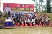 Komjen Agus Andrianto Apresiasi Keberhasilan Program Jaga Kampung Polda Riau.
