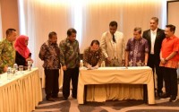 Bupati Tanda Tangani Nota Kesepahaman Dengan Investor Pengembangan Parawisata Dan Pendidikan.