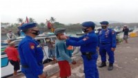Antisipasi Penyebaran Covid-19, Ditpolairud Polda Banten Sosialisasi Kepada Masyarakat Pesisir