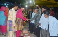 Diawali Penyerahan Bantuan Program K3S, Bupati Inhil Buka MTQ Kecamatan Enok