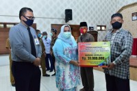 Pemkab Bengkalis Salurkan Bantuan Di Kecamatan Mandau Dan Bathin Solapan