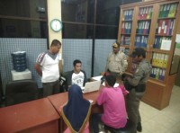 Sepasang Muda Mudi Di Amankan Ke Mako Satpol PP 