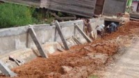 Baru Selesai Kerja,Proyek Drainase di Jalan Datuk Sarimin Roboh