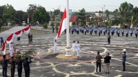 Upacara Bendera HUT RI Ke 75 Di Halaman Kantor Bupati Pelalawan Keterbatasan Di Tengah Pandemi