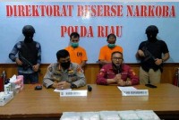 Direktorat Narkoba Polda Riau  Ringkus 2 Pelaku Dan 15,8 Kg Sabu