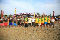 Plt Bupati Siak Alfedri membuka event bola sawah Agrowisata Bungaraya