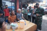 Kodim 0313/KPR Bagikan 4000 Masker ke Masyarakat