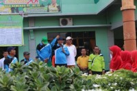 Kakanwil Kemenag Riau Lepas Peserta Gerak Jalan Santai